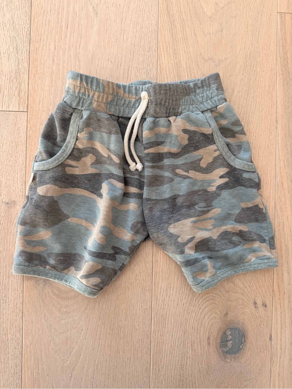 Kids Camouflage Knit Shorts with Drawstring - Green/Tan